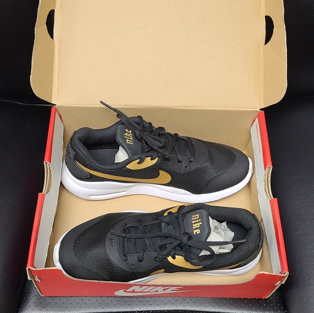 Nike Air Max Boys Shoes
